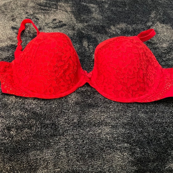 Victoria's Secret Other - VS, Body By Victoria, 38DD, Red Lace Underwire